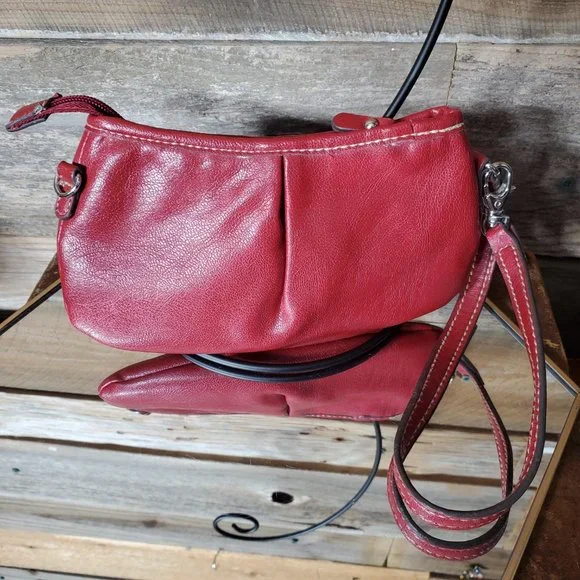 Vintage Liz Claiborne Small Red Polyvinyl Handled Bag - Picture 5 of 9